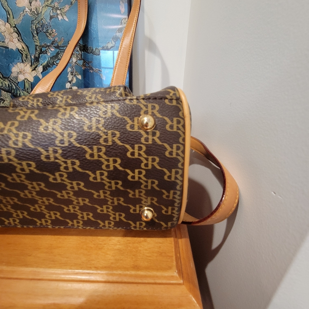 Rioni handbag Chelsea Shoulder Organizer excellent used condition leather purse - Picture 11 of 14